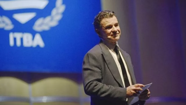 Galuccio y su mensaje en el ITBA: “Las decisiones más importantes no pasaron por una tabla de Excel”