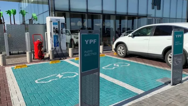 Autos eléctricos: ¿Está preparada Mendoza para prestar este servicio?