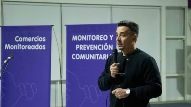 “Los municipios no deben correr a las empresas: hay que simplificar trámites y costo fiscal”
