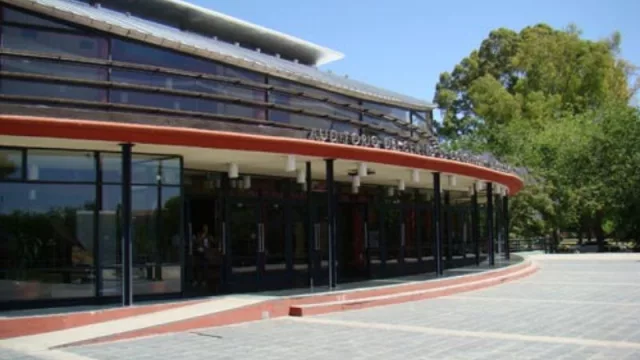 Lanzan un concurso para hacerse cargo del espacio gastronómico del Centro de Congresos y Exposiciones Emilio Civit