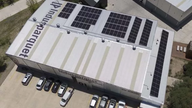 Un parque logístico cordobés es el primero del país en operar 100% con energía renovable