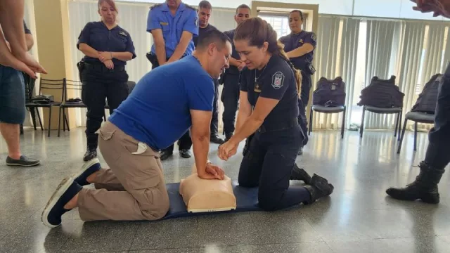Invitan a la comunidad a charlas sobre RCP, DEA y Maniobra de Heimlich