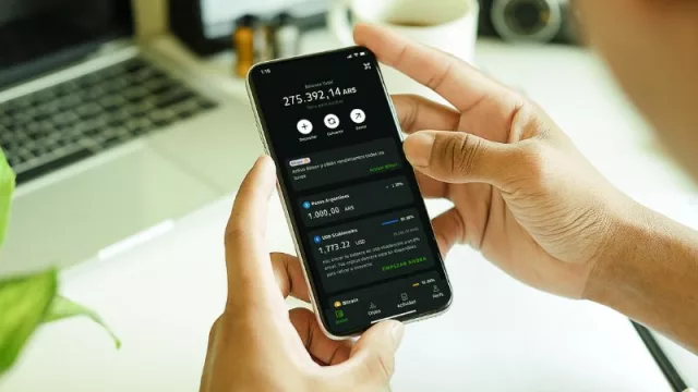 Los argentinos eligen dólar cripto para comprar y prefieren bitcoin para conservar en su billetera