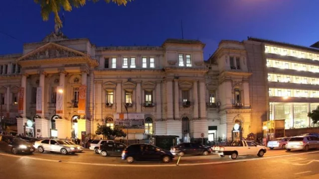 La UBA lanza tres diplomaturas para periodistas