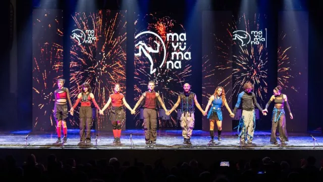 Mayumana Currents: un estallido de ritmo, luz y energía