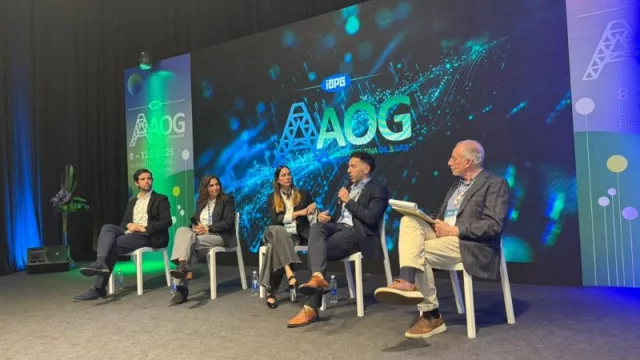 Mendoza expuso en la AOG Expo 2025, el principal evento de la industria de hidrocarburos