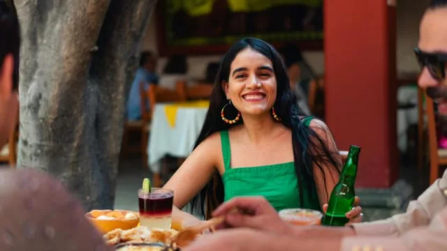 El turismo gastronómico se reinventa: cómo la experiencia culinaria redefine la comunicación de las marcas