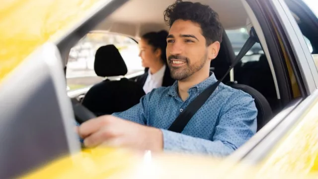 Apps de transporte en Mendoza: el limbo legal que pone en jaque a taxis, remises y al negocio de la movilidad