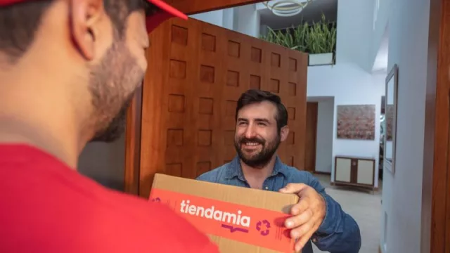 Cómo las compras online están poniendo presión sobre el comercio local mendocino (y cómo intenta responder éste)