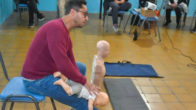 Salvar vidas: cursos gratuitos de RCP y Maniobra de Heimlich