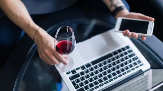 Ecommerce del vino 2024: el canal online crece pese a la caída del consumo