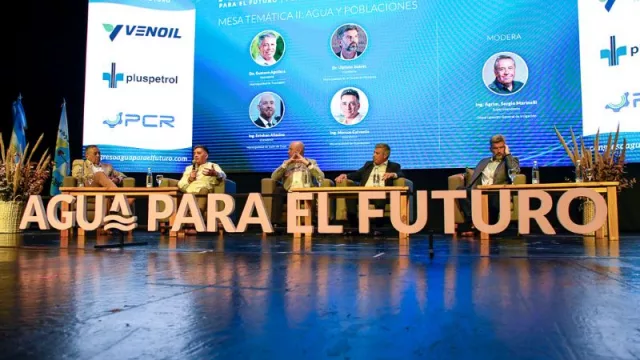 Calvente anunció un plan para mejorar la provisión de agua potable en el este del departamento