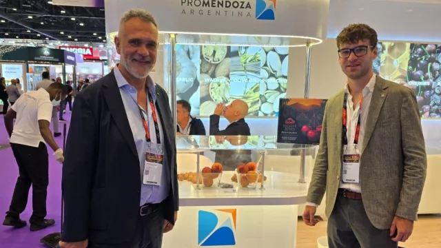 Mendoza vuelve a exportar durazno en fresco a Dubái