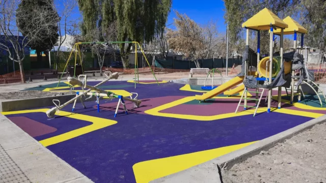 Se utilizaron más de 5.300 neumáticos en la remodelación de la plaza Las Tonadas