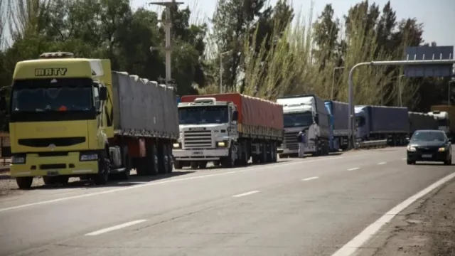 Transportar carga de Mendoza a Buenos Aires ya cuesta más de $ 2.000 por kilómetro