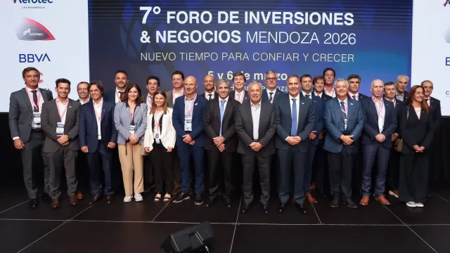 Abrió  la 7ma edición del Foro de Inversiones y Negocios en Mendoza con empresarios, la cúpula de Gobierno y el ministro Caputo