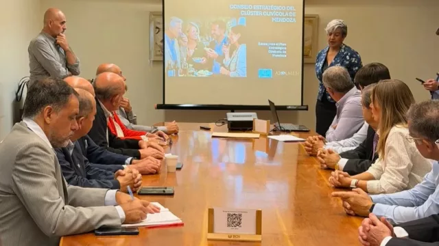 El Clúster Olivícola de Mendoza se reunió en la Bolsa de Comercio para impulsar un plan estratégico que potencie el sector