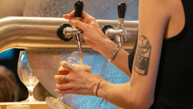 Abrió Whitman Parador Las Flores: un beer garden que propone otra forma de vivir la cerveza en la ciudad