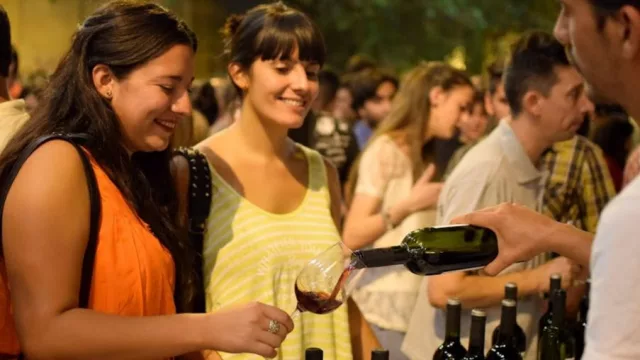 La Ciudad celebra el Mes del Malbec con degustaciones, charlas, danzas y música en vivo