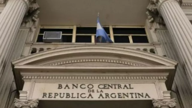 Mundo Financiero: calma cambiaria en medio de un shock externo