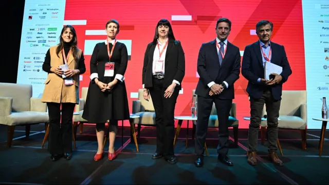 Mendoza planteó una agenda de integración regional, infraestructura y financiamiento en Expo EFI 2026