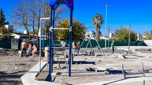 Infraestructura urbana aounta a la plaza del barrio Higuerita y el entorno de la escuela Bernardo Razquin