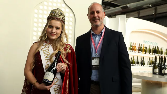 Verallia presentó “Sparkling Azul”, el nuevo envase en homenaje a la Reina de la Vendimia 2026