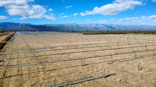 Avances en el parque solar de Aisa Group en San Luis: ya se ha ejecutado casi el 50% del proyecto