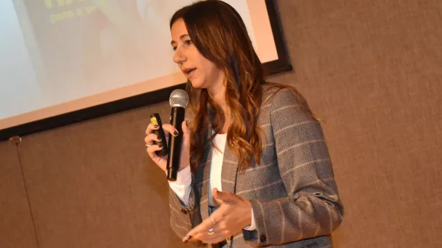 Elena Alonso presentó su libro en la Legislatura de Mendoza y recibió una distinción de interés cultural