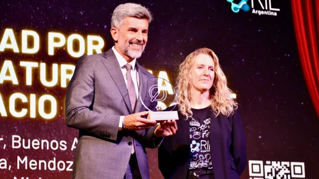 Ulpiano recibió tres distinciones nacionales por la gestión impulsada en ambiente, emprendedurismo y eficiencia estatal