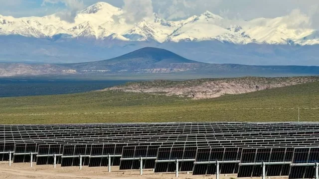 Mendoza consolida su liderazgo en energías renovables y se acerca a los 800 MW solares instalados