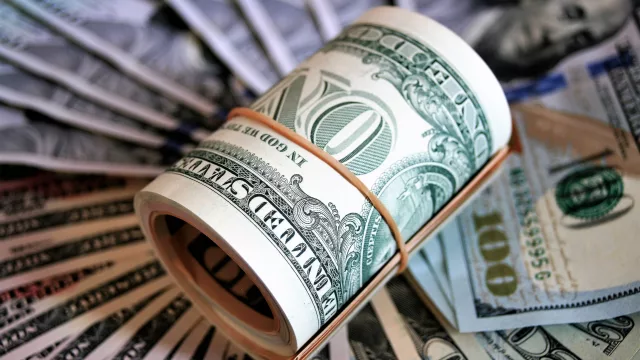 El dato que incomoda a los argentinos: guardar dólares también te está haciendo perder plata
