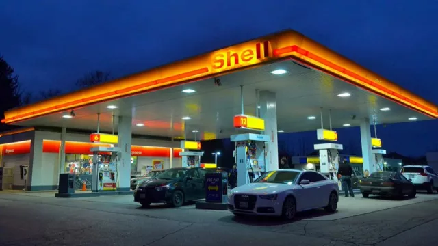 Manzano y sus socios suizos se quedan con Shell en Argentina: casi 900 estaciones de servicio y una refinería