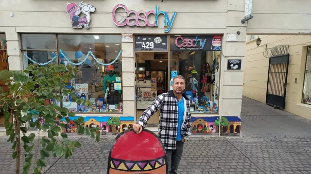 Caschy se reinventa en medio de la crisis y pone su diseño al servicio de nuevos proyectos