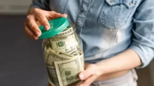 Cultura del trabajo seguida de la cultura del ahorro (una costumbre que se aprende y se sostiene en el tiempo)