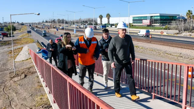 El Acceso Este: quedó habilitada la pasarela peatonal en la trocha Oeste