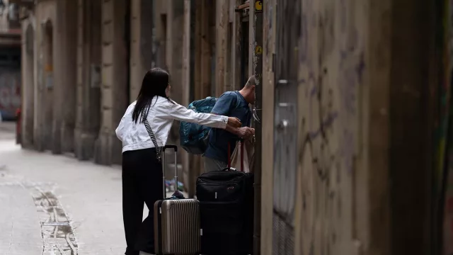 Tras el éxito de la medida, Barcelona multiplica por cinco las subvenciones para vetar pisos turísticos