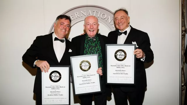 El mejor vino tinto del mundo es de una familia mendocina: Huentala Wines celebra con Huentala Calizo Albar 2023
