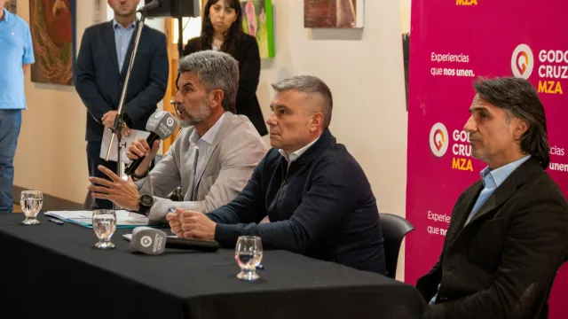 Dos intendentes acuerdan acciones para fortalecer pymes y empleo frente a las nuevas oportunidades de la minería