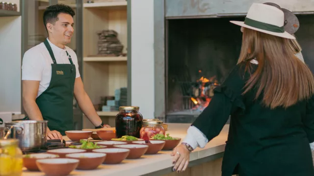 Atención gastronómicos: convocan a participar en una misión comercial para franquicias gastronómicas en Chile
