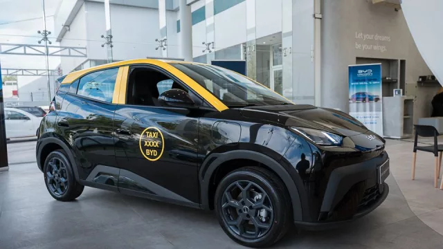 El taxi eléctrico llega a Mendoza: financiamiento en pesos, hasta 380 km de autonomía y 62% de ahorro operativo