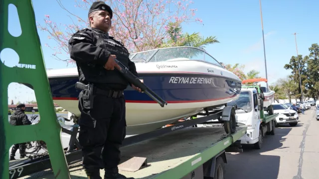 Se viene la mayor subasta de bienes incautados al delito (esta vez, no hay aviones. Sí lanchas, motos y autos alta gama)