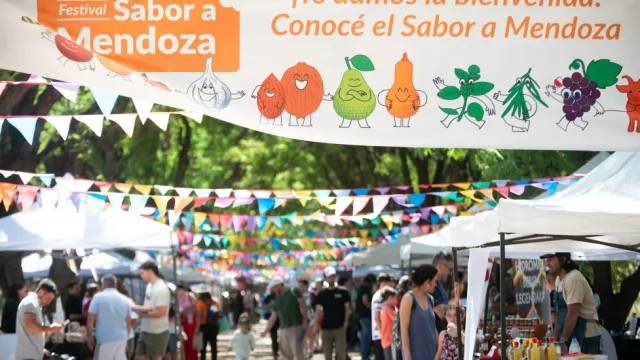 III Festival Sabor a Mendoza: gastronomía, productores y música en el Espacio Arizu
