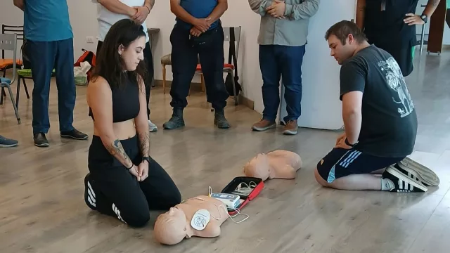 Comunidad Territorio brinda una capacitación gratuita en RCP y primeros auxilios con certificación internacional